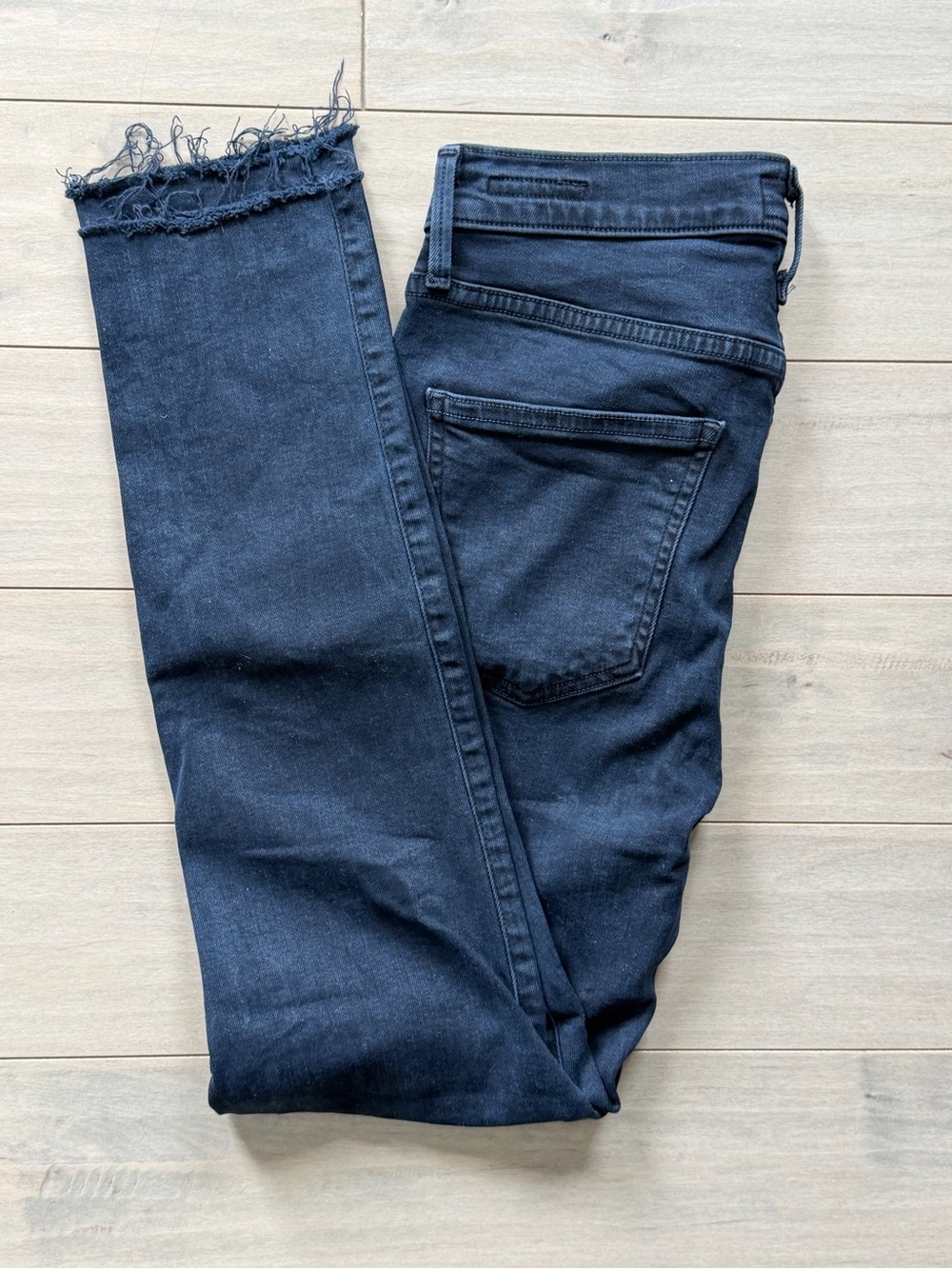 Citizens of Humanity dark high rise rocket cropped skinny jeans, size 27